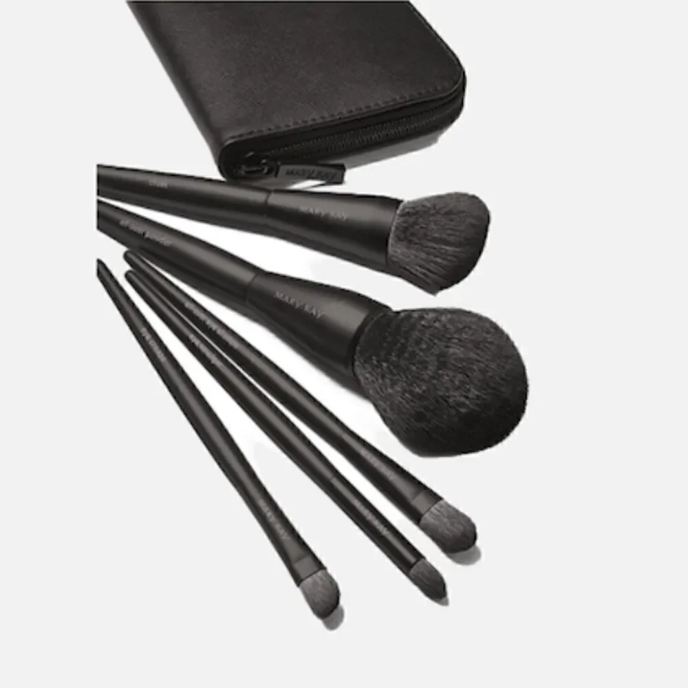 MARY KAY ALL OVER POWDER BRUSH - NEW!